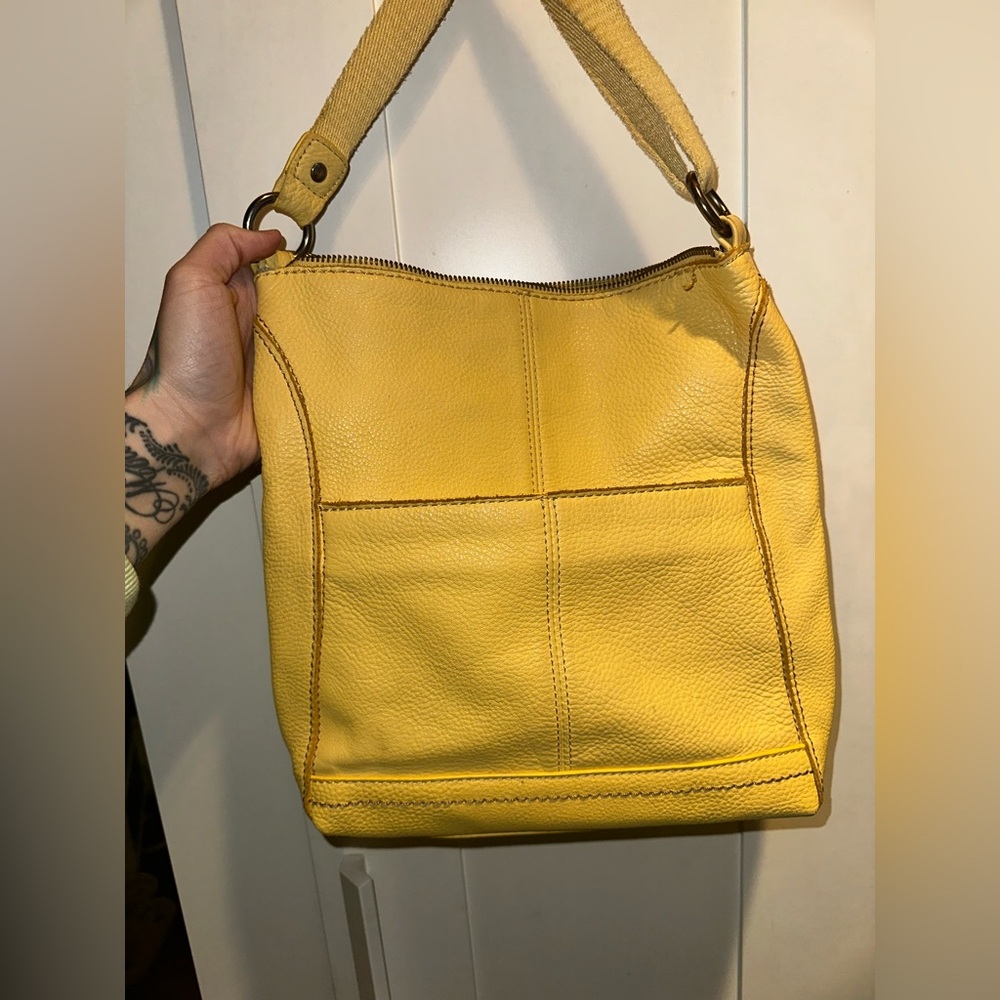 The Sak Lucia Gen Crossbody In Yellow - Picture 13 of 15